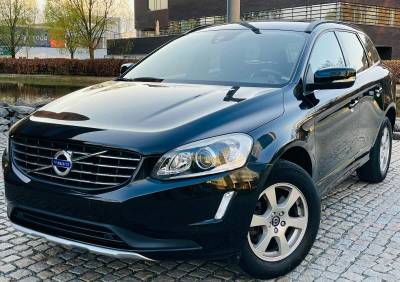 Volvo XC60 2.0D 5VÁLEC FACELIFT AUT TAŽNÉ VÝHŘEV