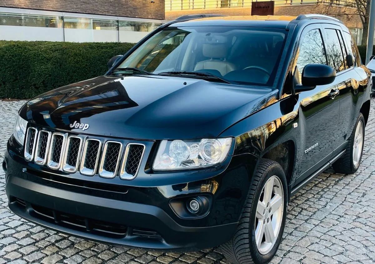 Jeep Compass 2.2CRD 4x4 120KW MANUÁL KŮŽE VÝHŘEV LIMITED ED.