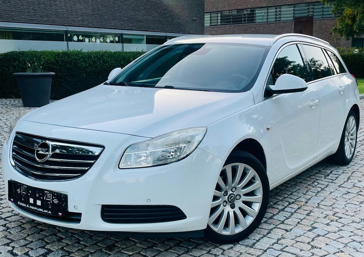 Opel Insignia 2.0CDTi MANUÁL SENZORY TAŽNÉ