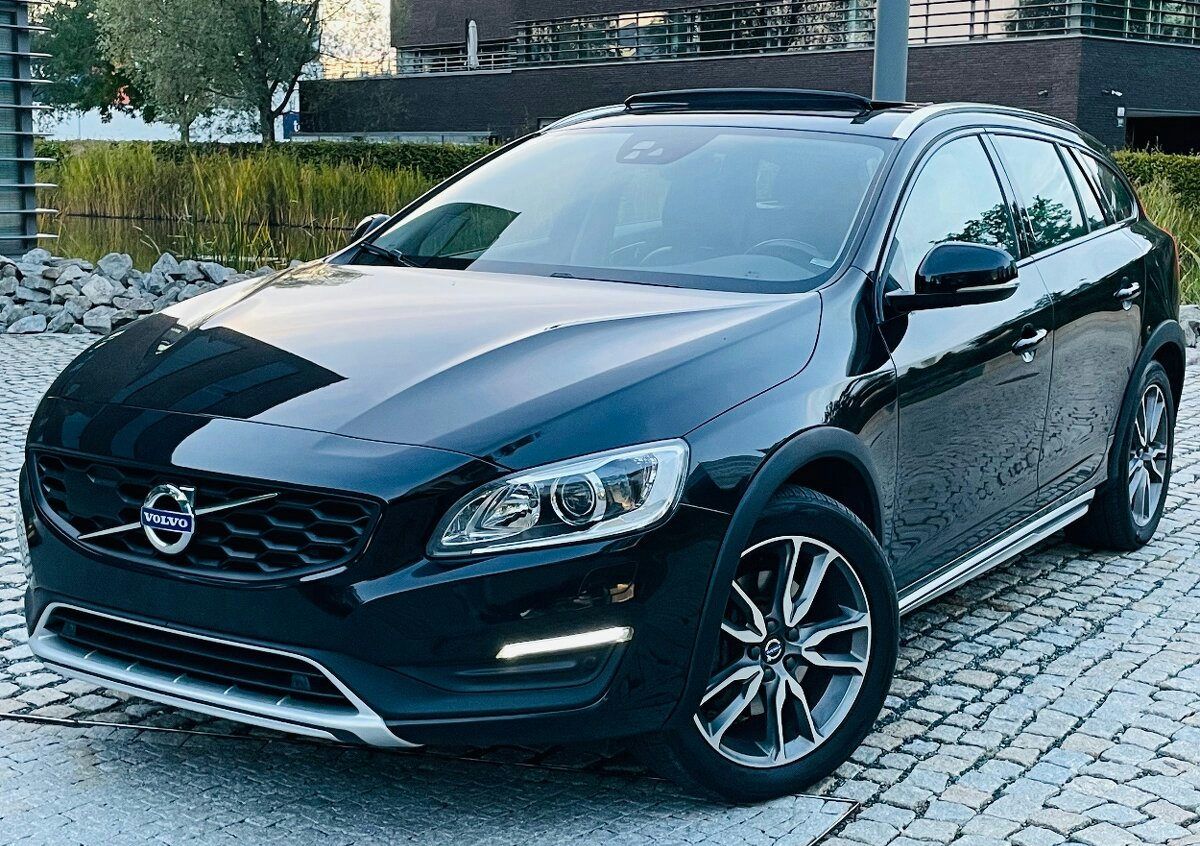 Volvo V60 2.4D4 5VÁLEC AUTOMAT KAMERA TAŽNÉ