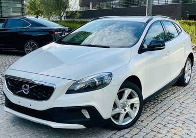 Volvo V40 2.0i AUTOMAT 1MAJITEL LED CROSS COUNTRY