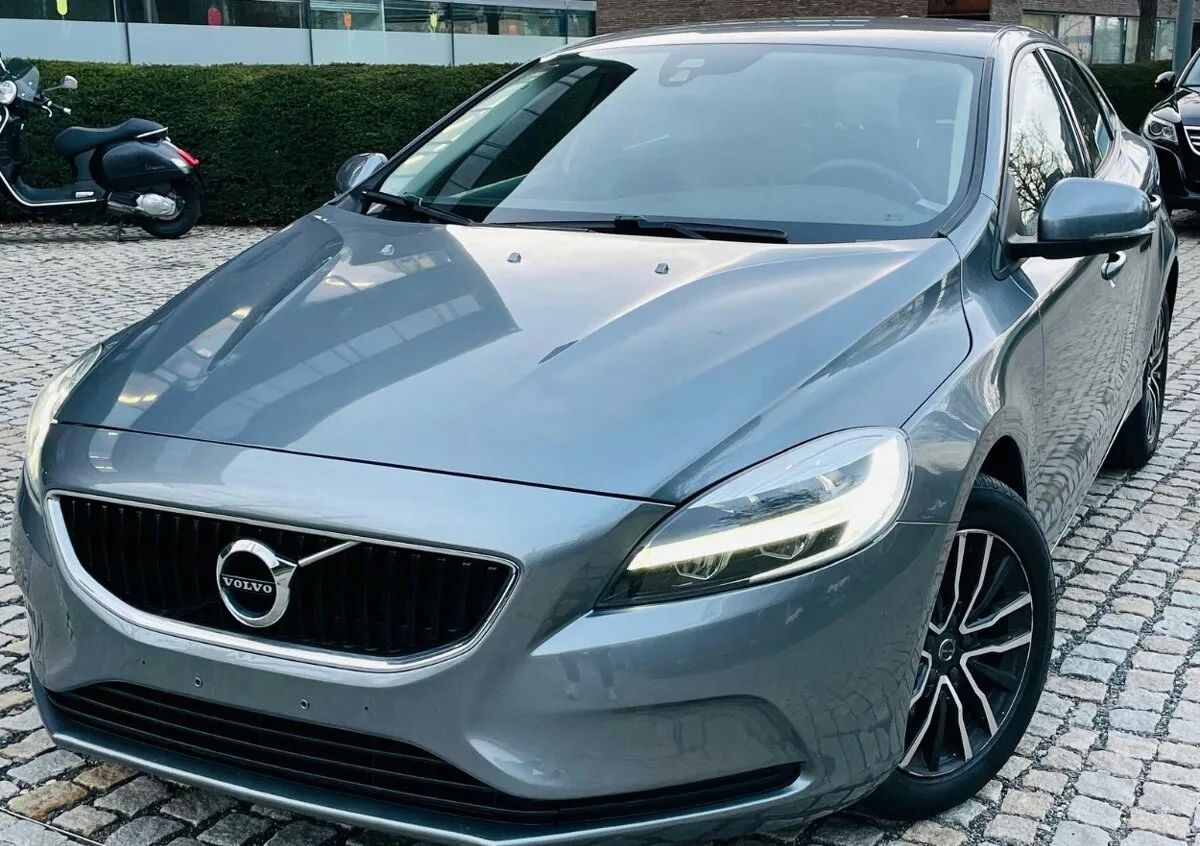 Volvo V40 2.0i BENZIN 90KW MANUÁL LED KAMERA SERVISKA