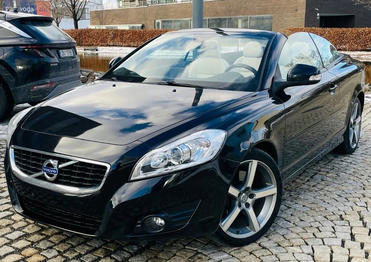 Volvo C70 2.0D3 5VÁLEC MANUÁL SENZORY VÝHŘEV SERVISKA CABRIO