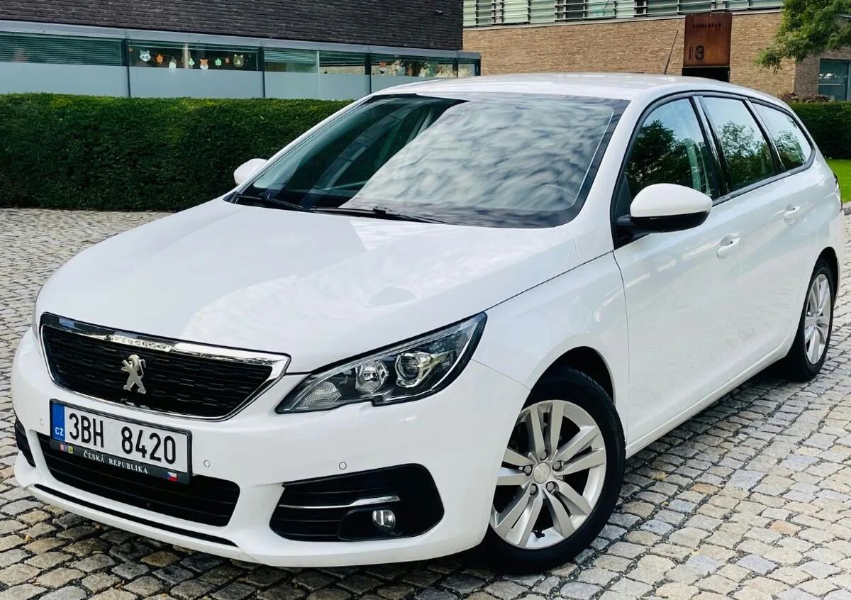 Peugeot 308 1.5HDi ROK 2020 MANUÁL LED CARPLAY SENZORY