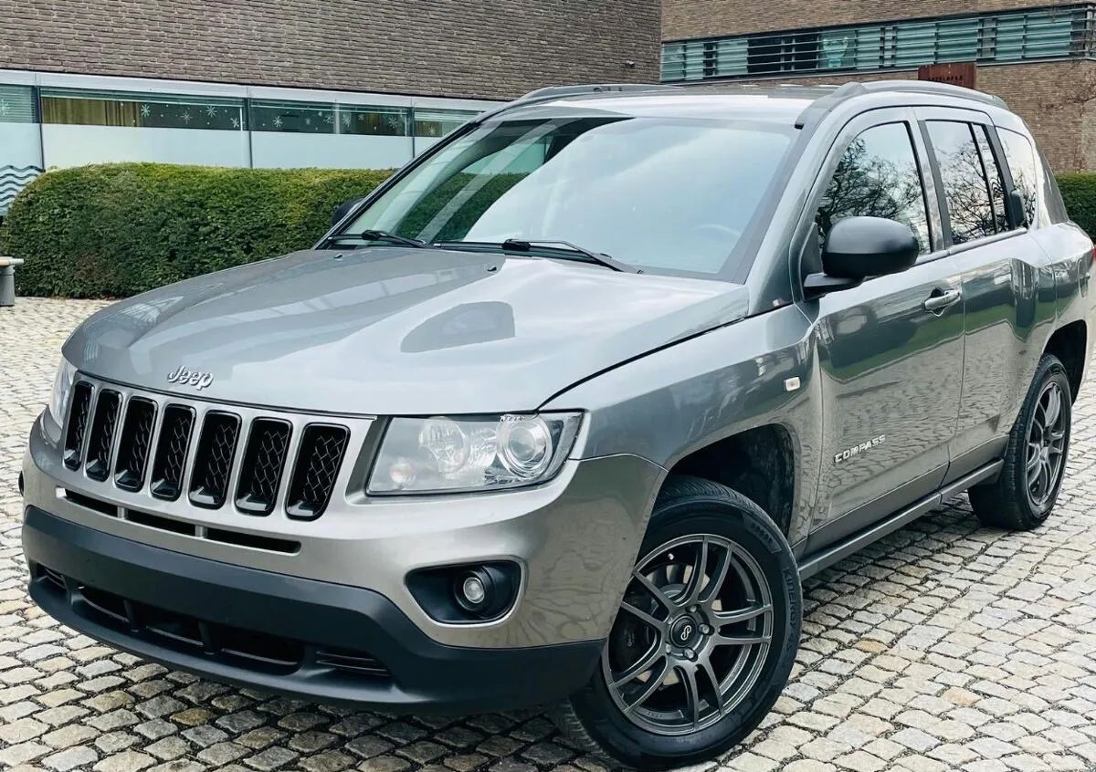Jeep Compass 2.2D 120KW 4x4 MANUÁL XENONY UZÁVĚRKA TAŽNÉ