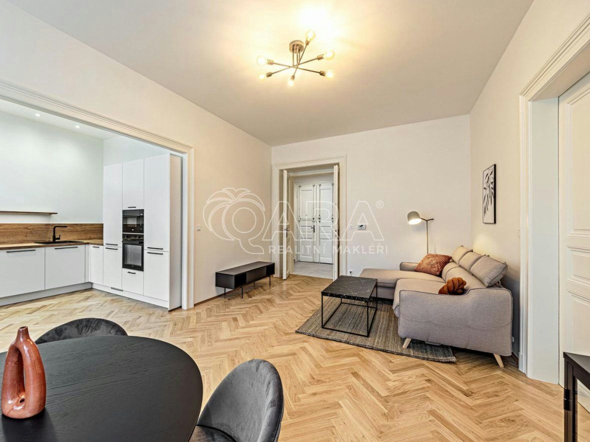 Dlouhodobý pronájem velkorysého bytu 2+kk, 76 m2 v centru Vinohrad