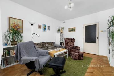 Rodinný dům 3+1 s terasou a zahradou, Uhřice