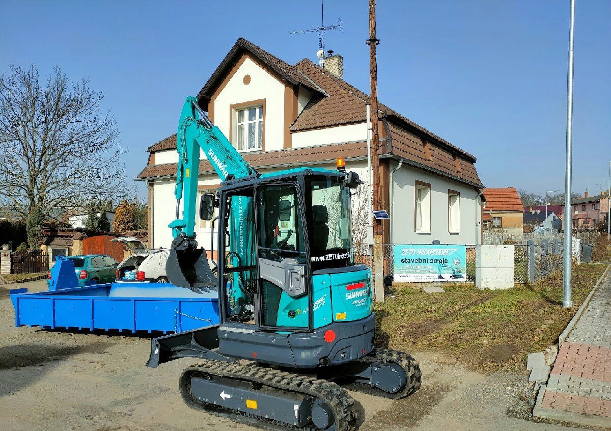 RYPADLO BAGR KUBOTA MOTOR SUNWARD SWE35UF 3800KG