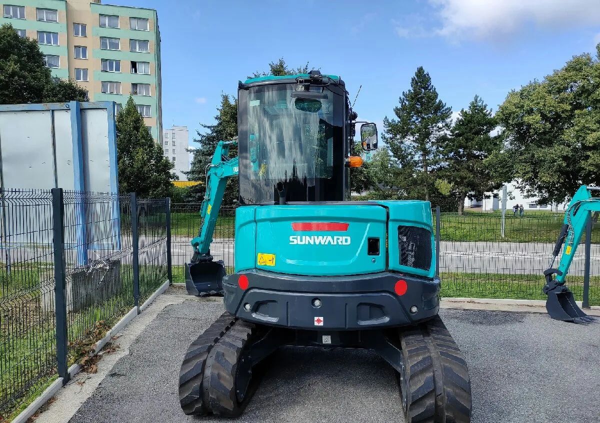 RYPADLO BAGR SUNWARD SWE 60UF 6000kg AKCE