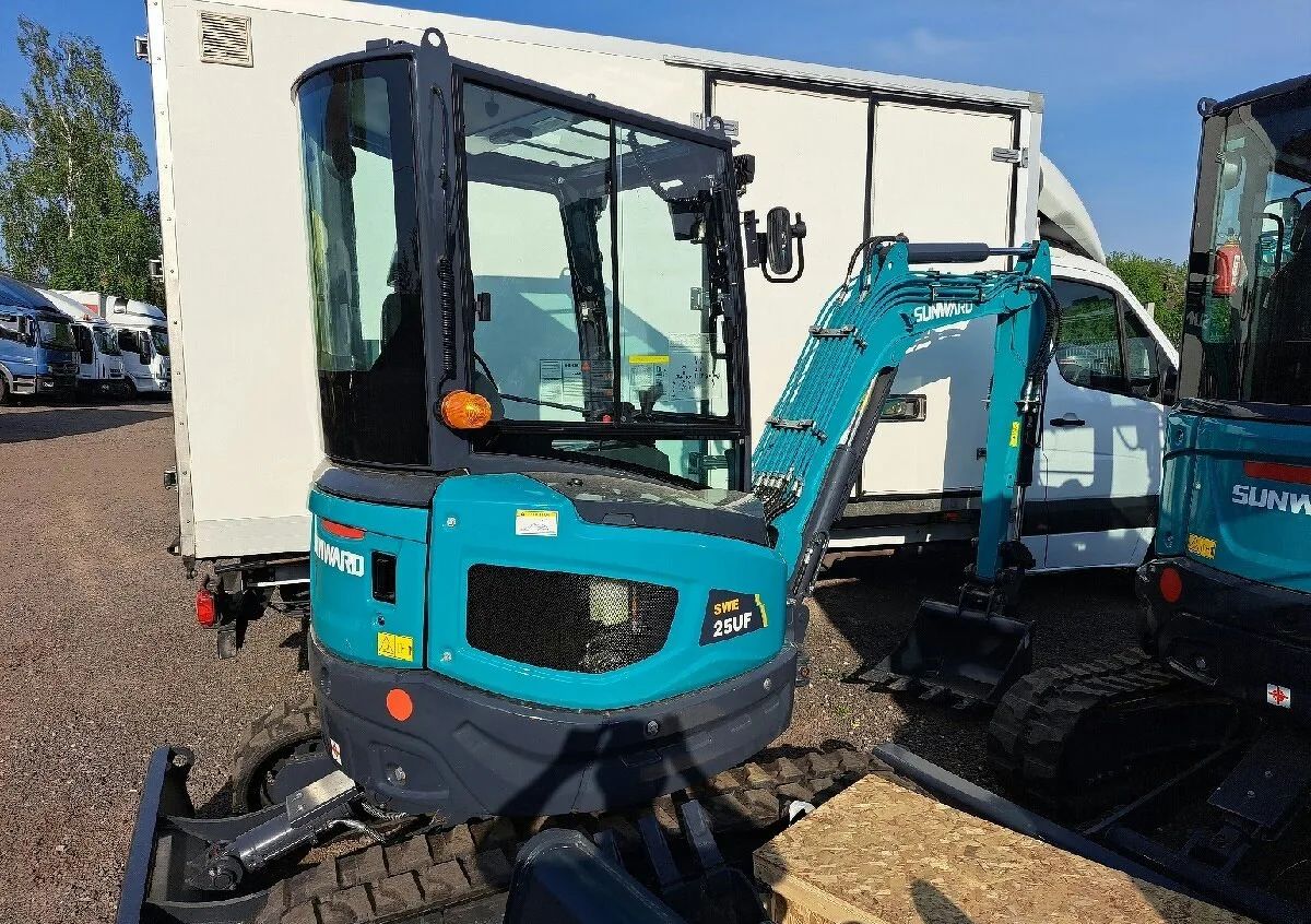 RYPADLO BAGR AKCE SUNWARD SWE 25UF 2500KG YANMAR