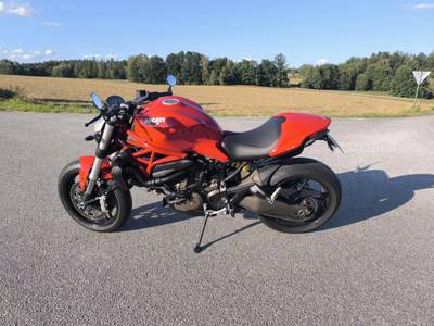 Ducati Monster 821, nakedbike