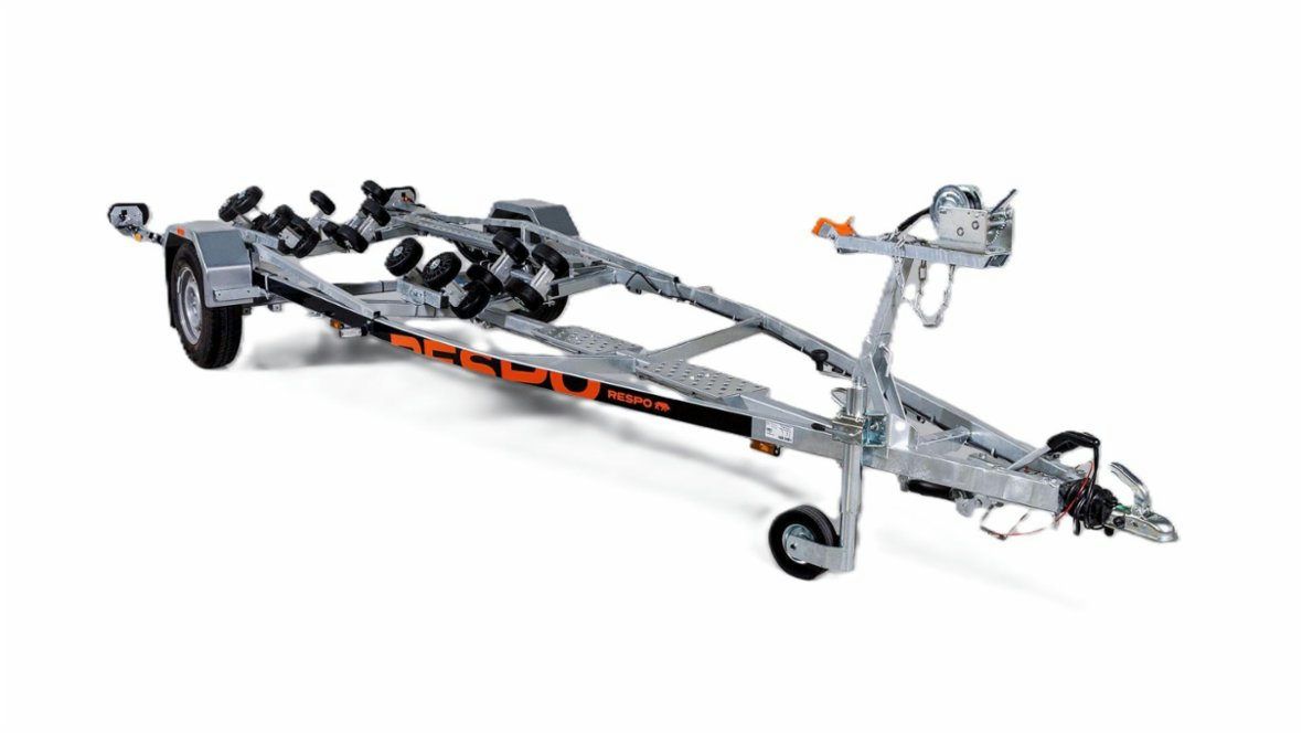 Pro přepravu lodí přívěs pro loď L209, 660 cm,