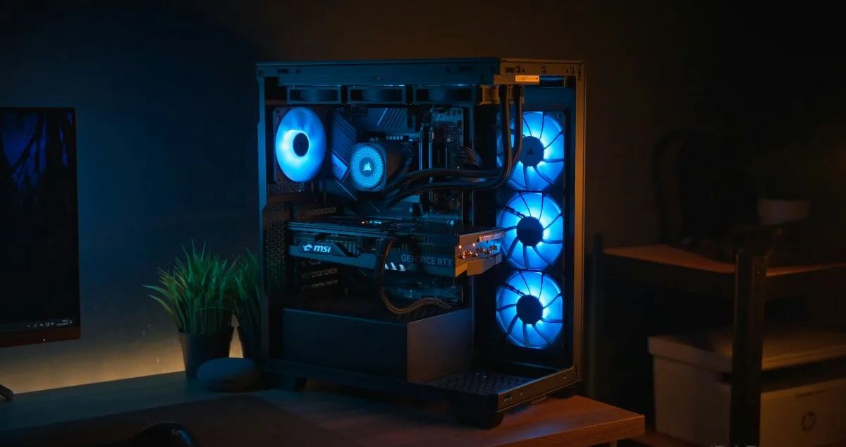 Herní PC - RTX 4070Ti / i7-13700KF / 2TB / 32GB - záruka
