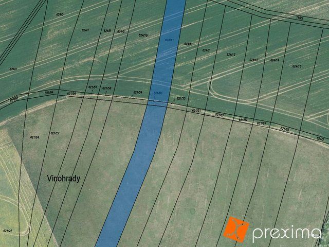 Prodej 1/8 pozemků 543 m2