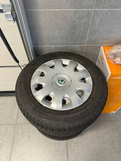 ZIMNÍ PNEU 195/65 R15 S DISKEM+POKLICE