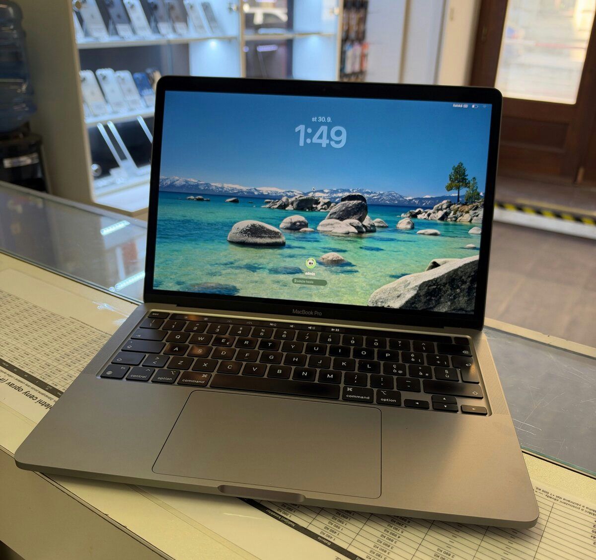 Macbook Pro 13 M2/16GB/512GB, 1 rok záruka