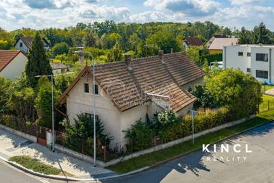 NA PRODEJ: Dům k rekonstrukci 4+1 se stavebním povolením v Kostomlatech nad Labe