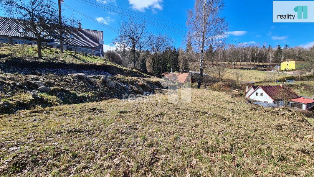 Prodej stavebního pozemku 1200 m2 L
