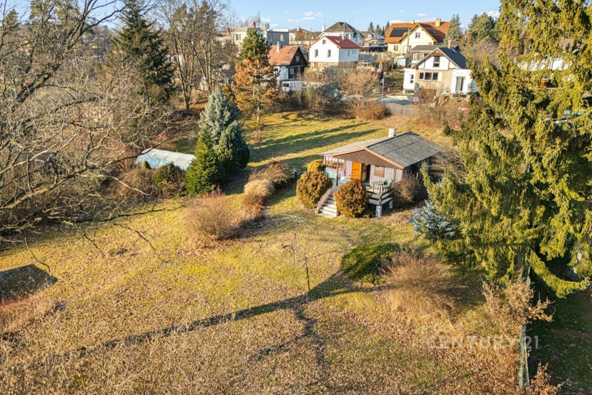 Prodej stavebního pozemku 2485 m2 Horní Jirčany