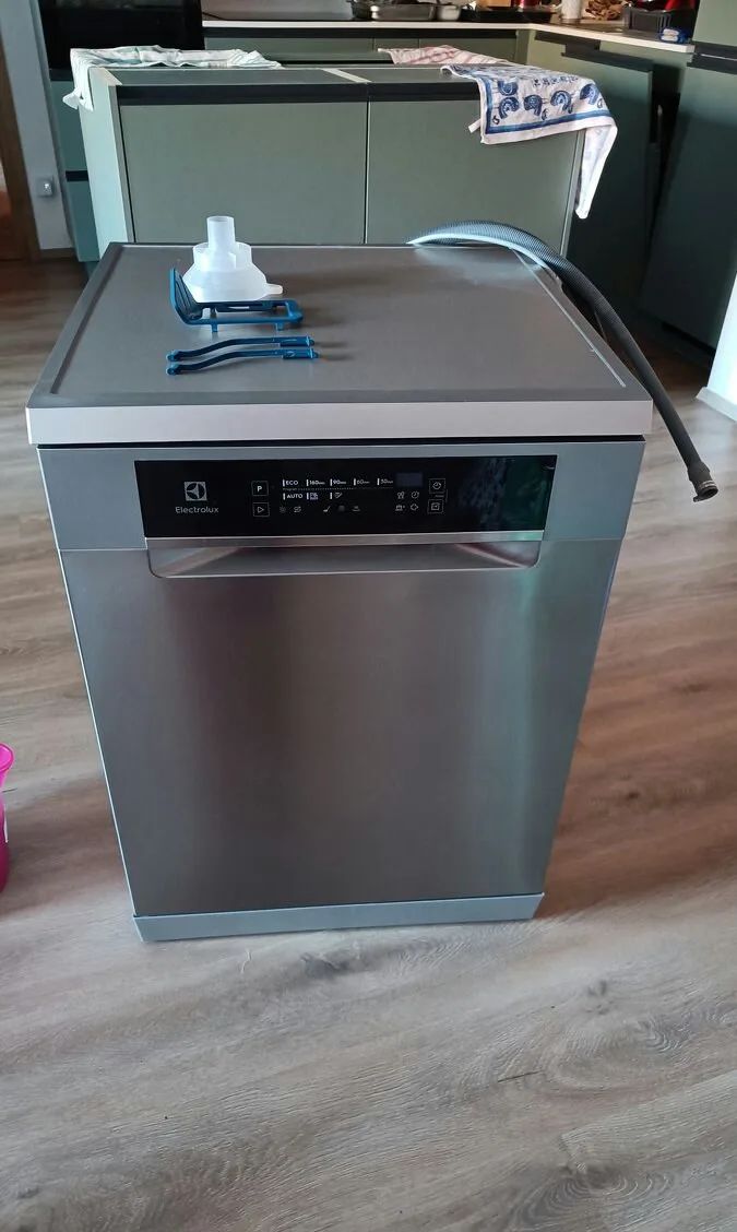 Volně stojící myčka Electrolux 700 GlassCare ESM89400SX