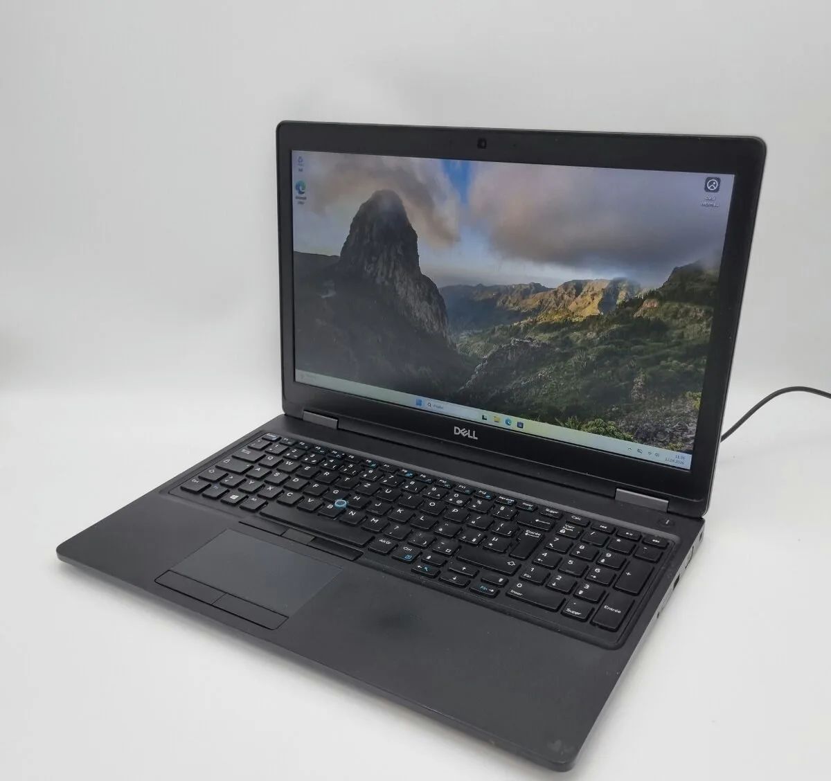 ▼DELL Latitude 5590 - 15,6" / i5-7300U / 8GB / 128GB / ZÁR▼