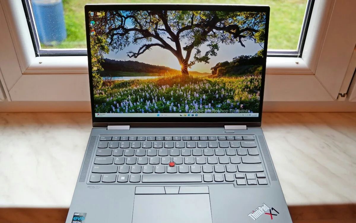 Lenovo X1 yoga gen 6 (i5, 16GB RAM, zaruka)