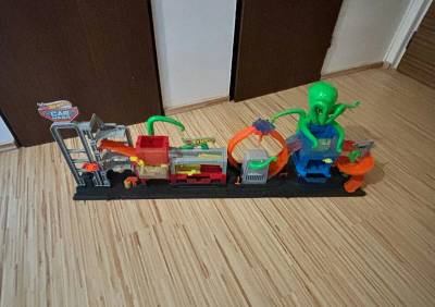 Hotwheels myčka s chobotnicí