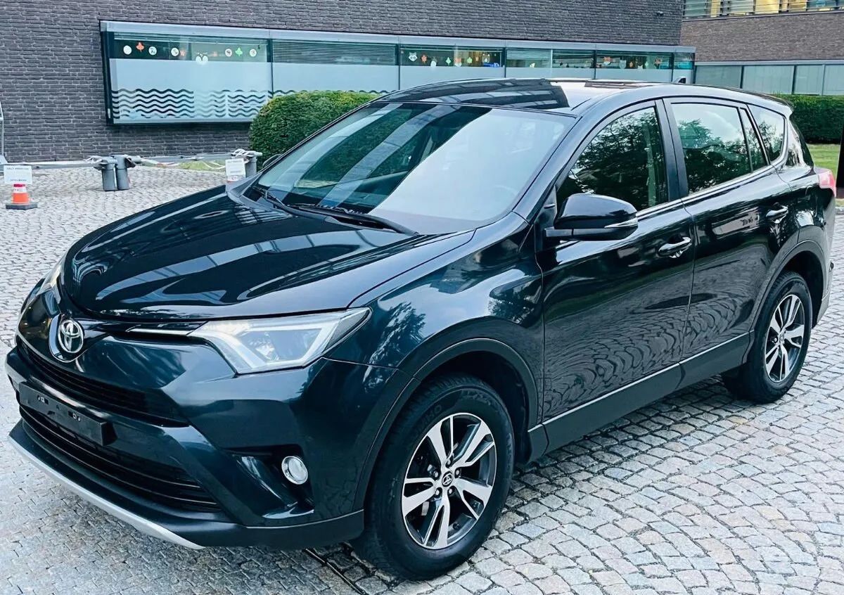 Toyota Rav4 2.0D MANUÁL 1.MAJITEL FACE KAMERA TAŽNÉ