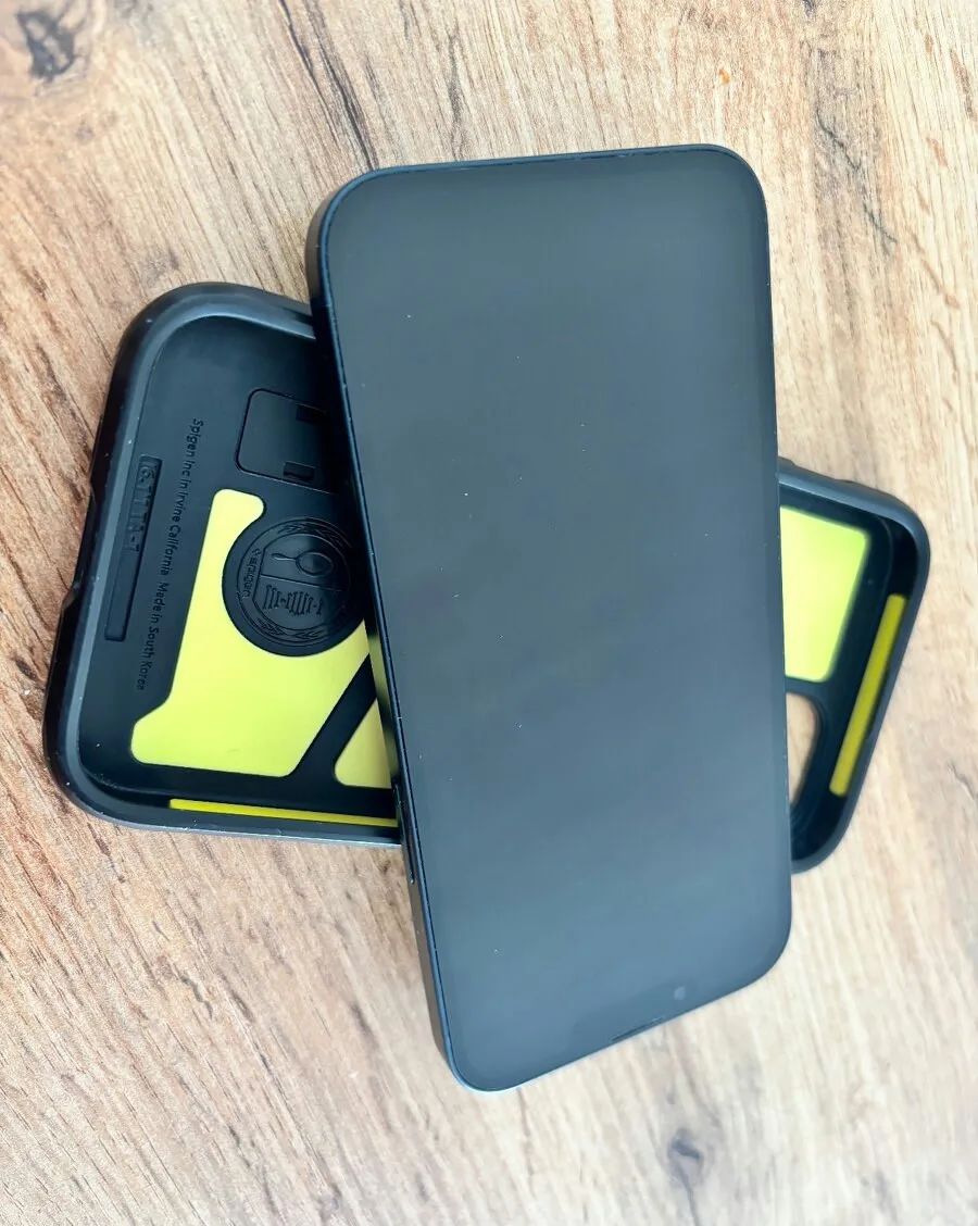 APPLE IPHONE 13  256GB NOVÁ BATERIE  TOP