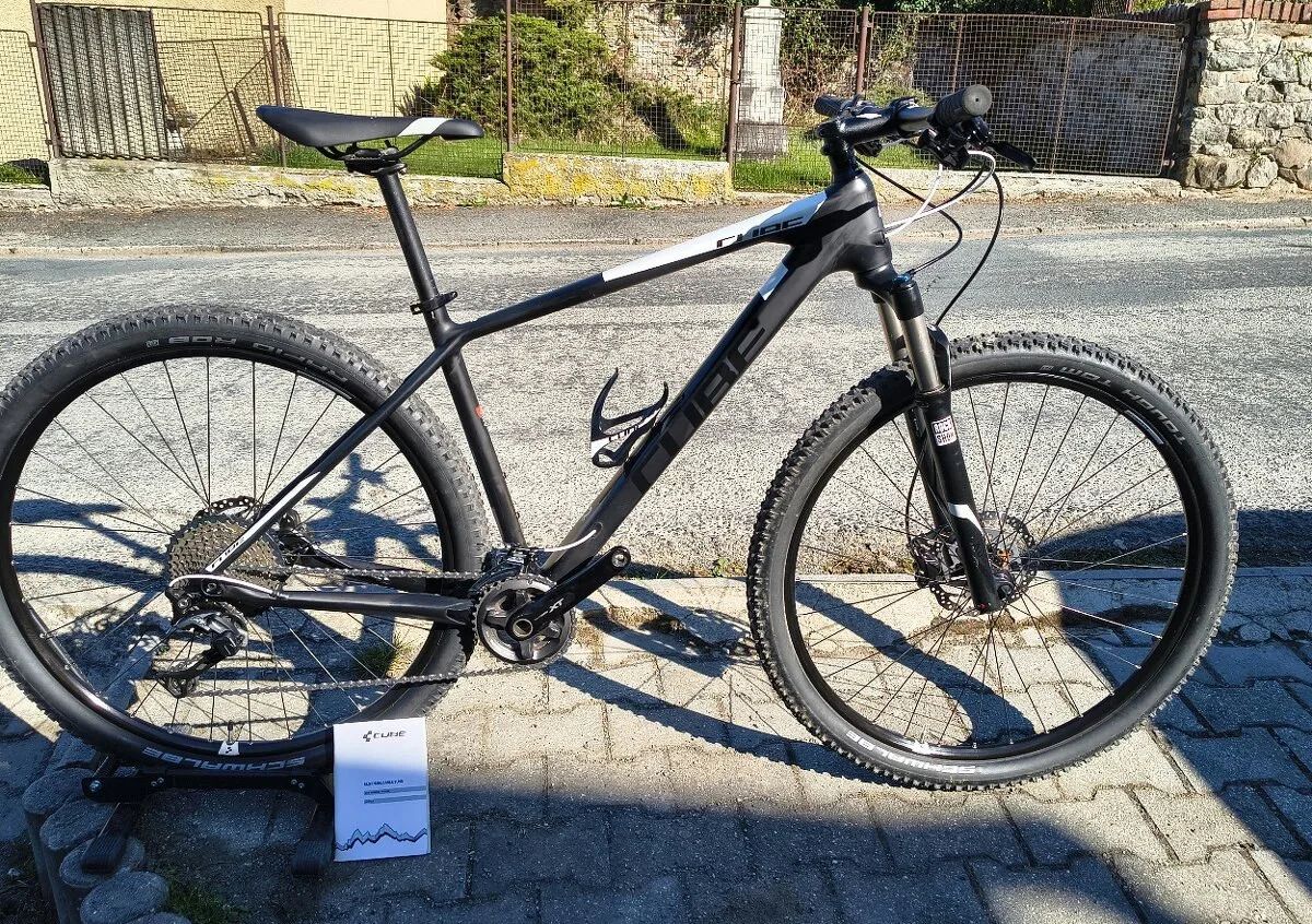 KARBONOVÉ HORSKÉ CUBE .,. SHIMANO XT