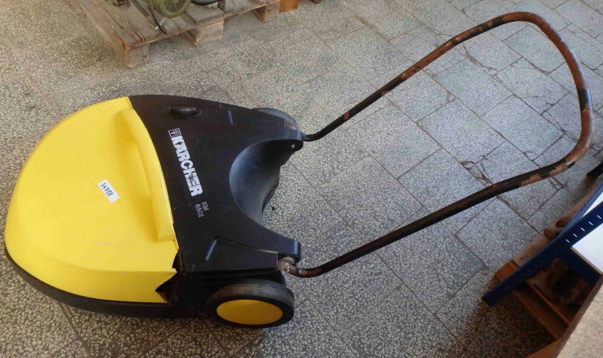 Ruční zametací stroj KM6501 Kärcher