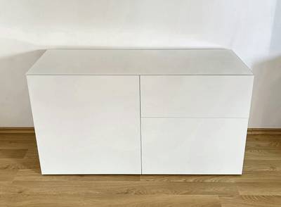 Bílá komoda BESTÅ šířka 120 cm z Ikea