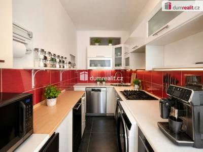 Prostorný byt 3+1 se TŘEMI balkony