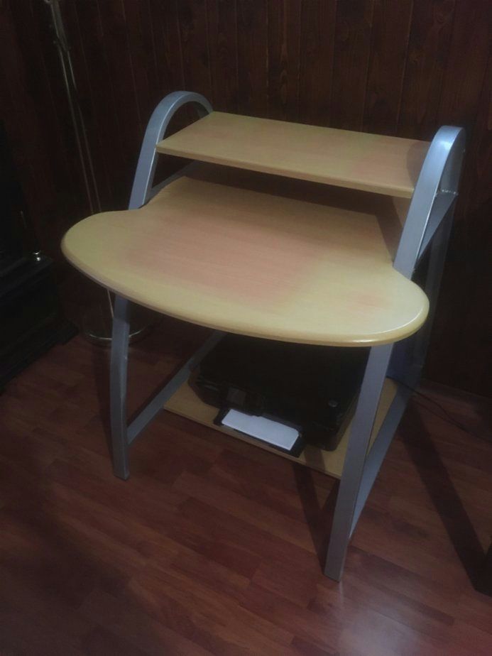 Prodám stůl pro PC