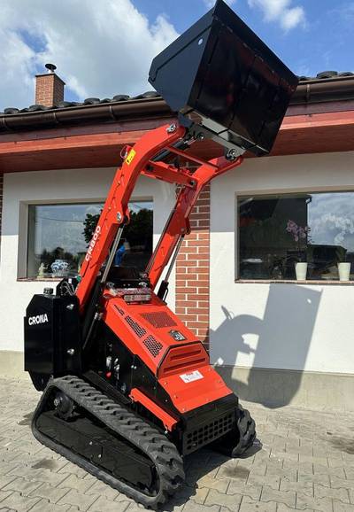 Smykový nakladač CR800- Kubota