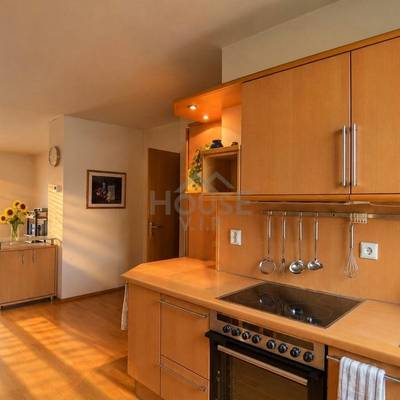 Prodej bytu 3+kk (72 m2) s lodžií, Praha 10 -
