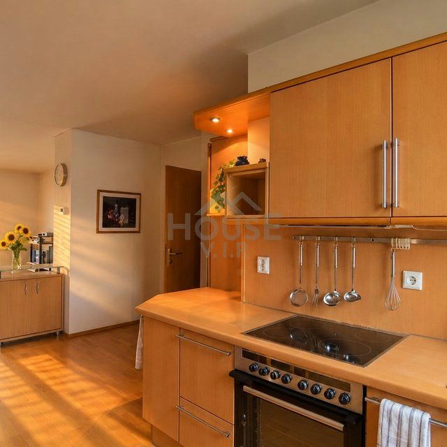Prodej bytu 3+kk (72 m2) s lodžií, Praha 10 -
