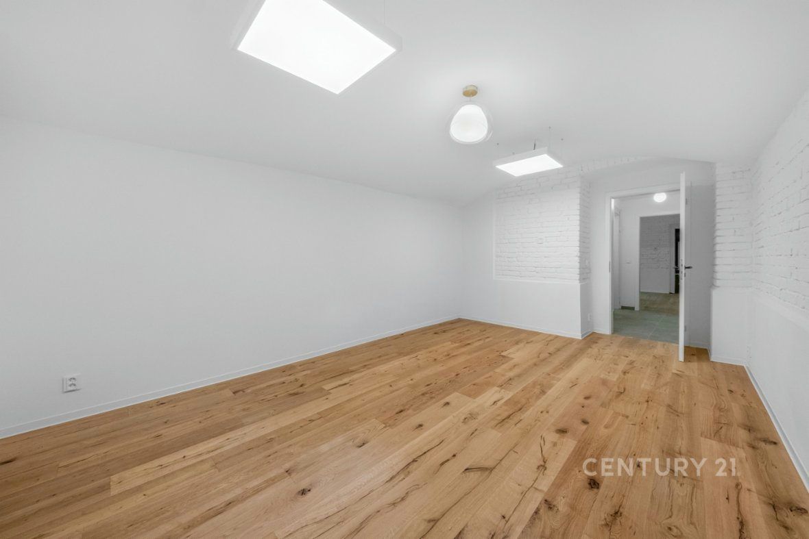 Moderní ateliér 2+kk s anglickým dvorkem, Nusle