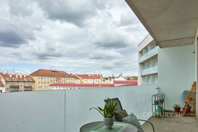 Prodej prostorného bytu 3+kk 91,3 m² s lodžií 9,8 m², Rezidence Laurin, Znojmo