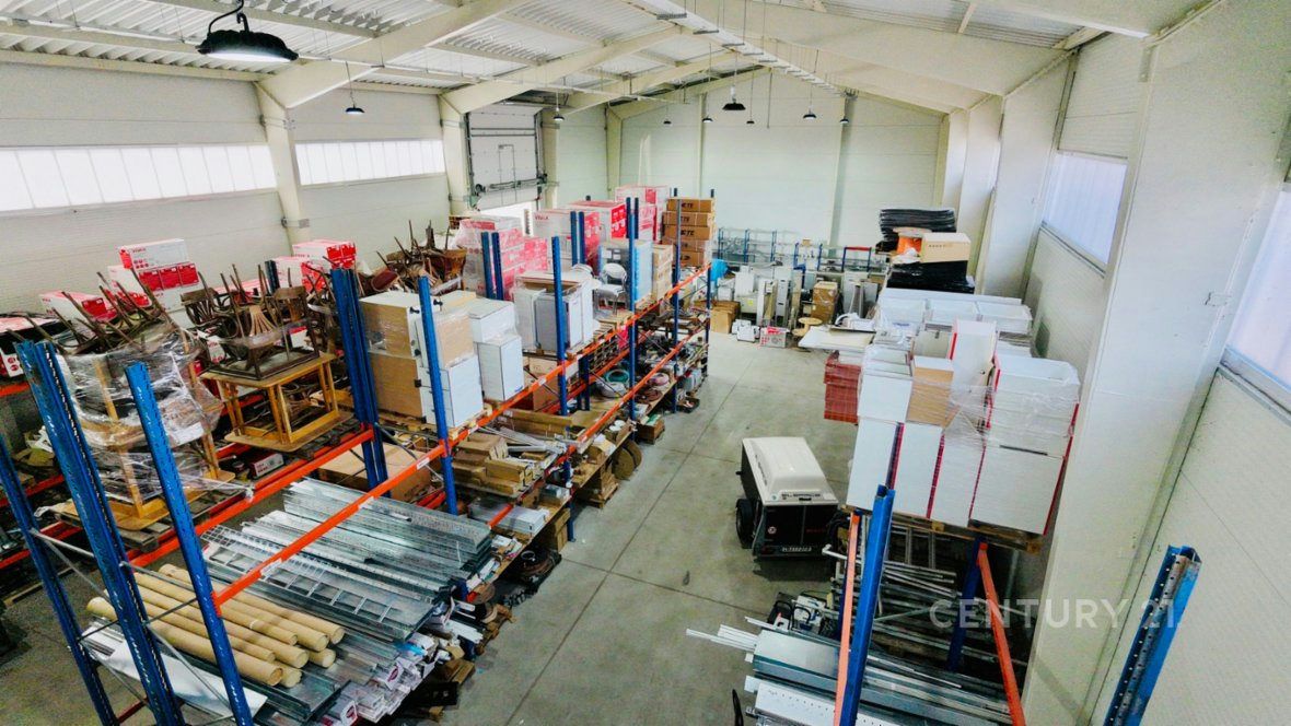 Pronájem skladovacích a kancelářských prostor 536 m² - Znojmo