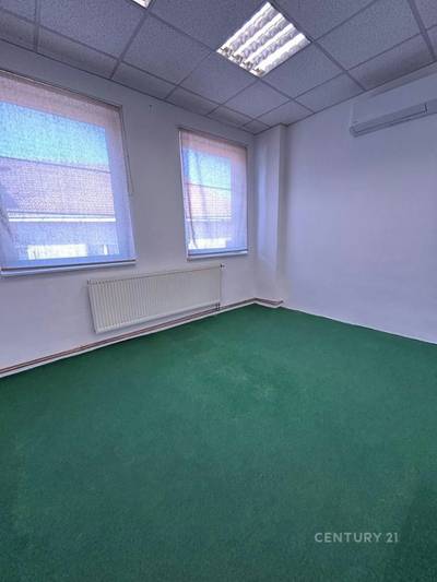 Pronájem komerčího prostoru ve Znojmě - 12 m²