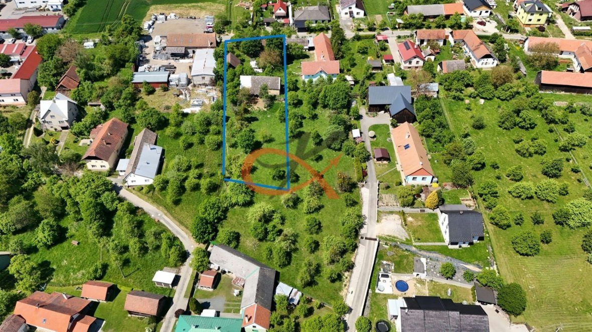 Velkorysý stavební pozemek s kompletními sítěmi a