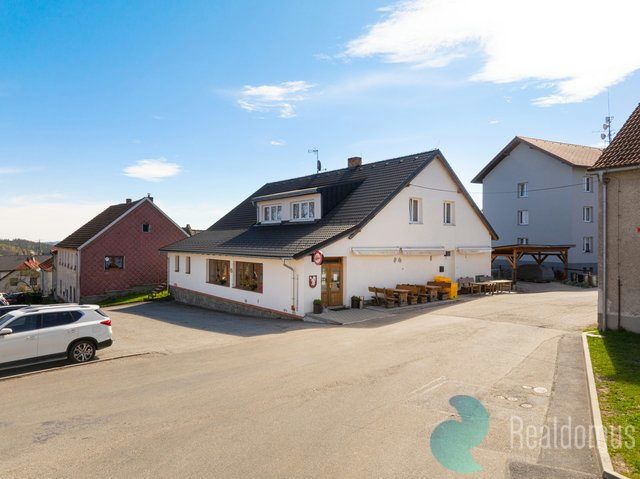 Restaurace se zázemím, byt 3+1, 668 m2