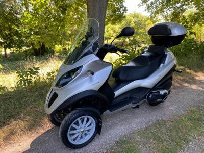 Piaggio MP3 400 LT, skútr
