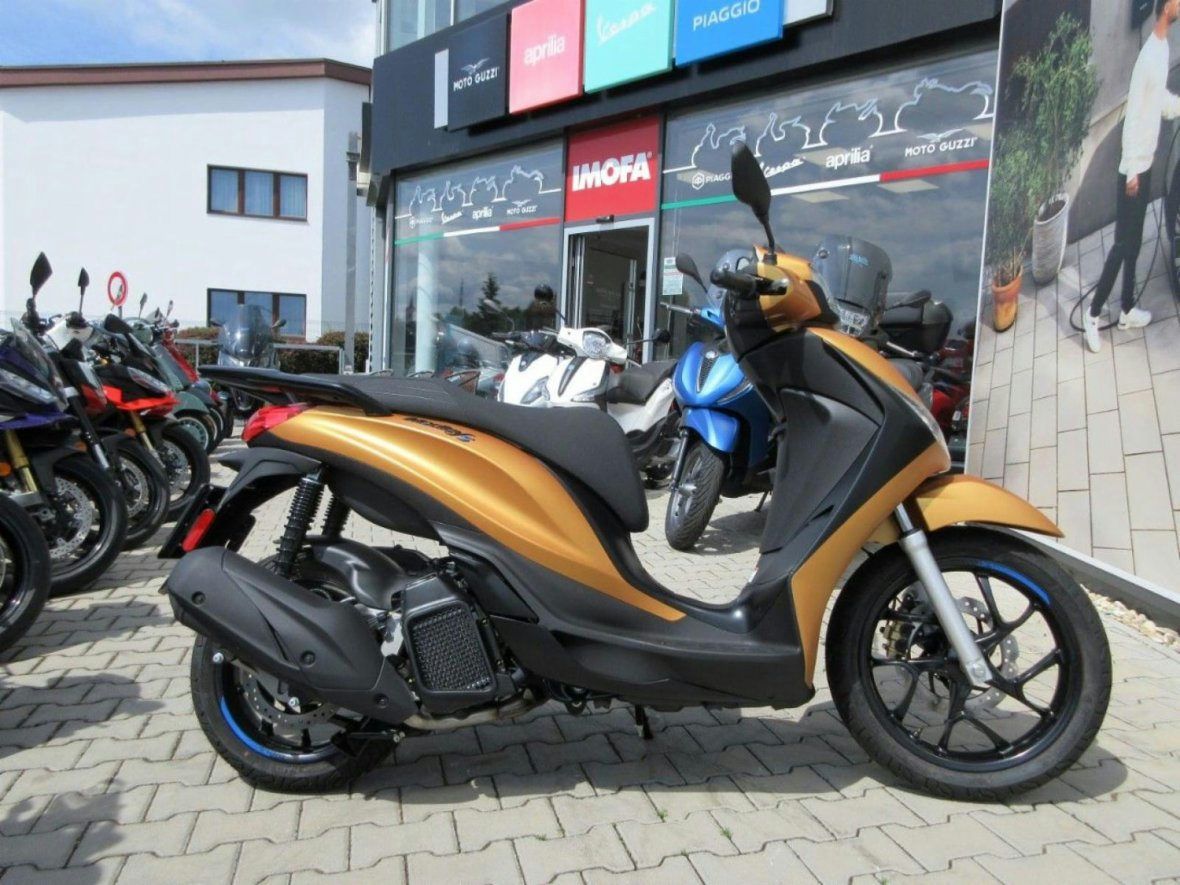 Piaggio, skútr