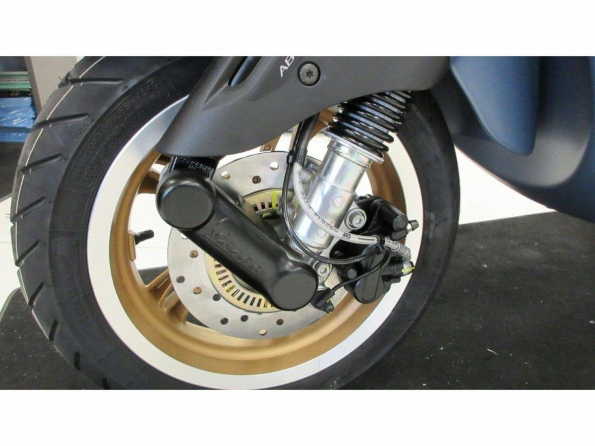 Vespa, skútr