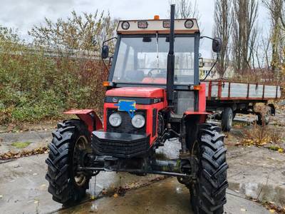 Zemědělský kolový traktor ZETOR