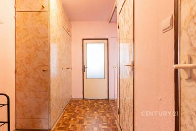 Družstevní byt 2+kk, 43 m² se sklepem – Praha-Zbraslav