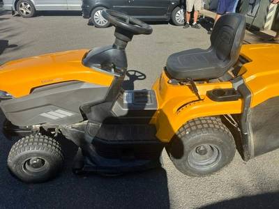 Zahradní traktor Stiga Estate 3084 H
