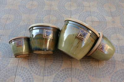 Silnostěnné keramické květináče Kiki Pot